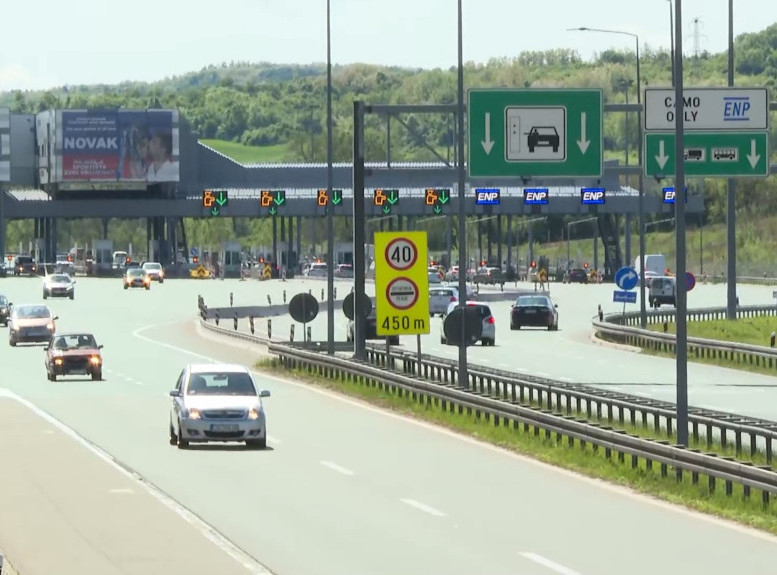 AMSS: Očekuje se pojačan saobraćaj na glavnim putnim pravcima i graničnim prelazima