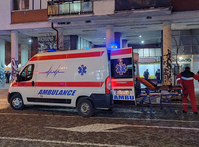 Hitna pomoć: Dve saobraćajne nezgode u Beogradu tokom noći, dve osobe lakše povređene