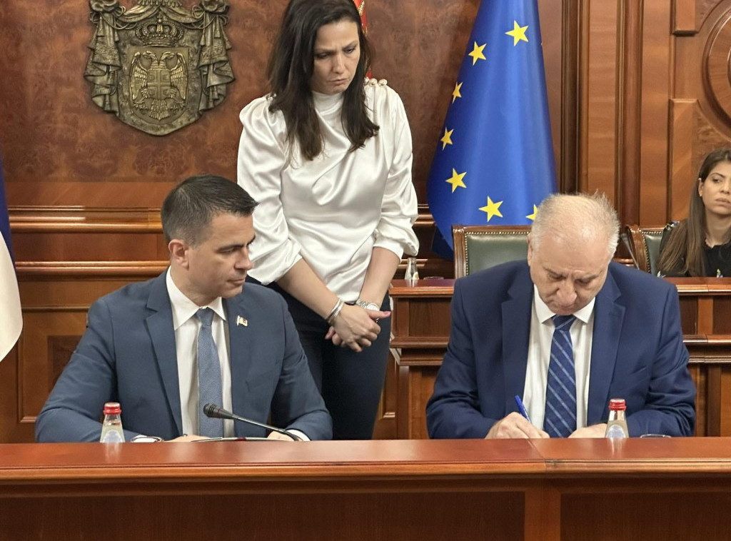 Đorđe Milićević potpisao ugovore o finansiranju letnjih kampova za mlade iz dijaspore
