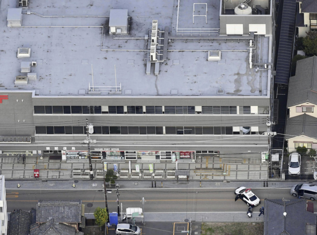 Muškarac osumnjičen za pucnjavu ispred bolnice u Japanu, uzeo najmanje dve osobe za taoce u pošti
