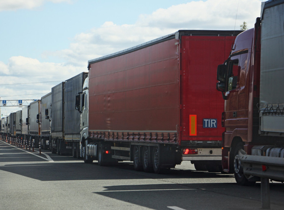 Kamioni na graničnim prelazima Horgoš i Kelebija čekaju pet sati