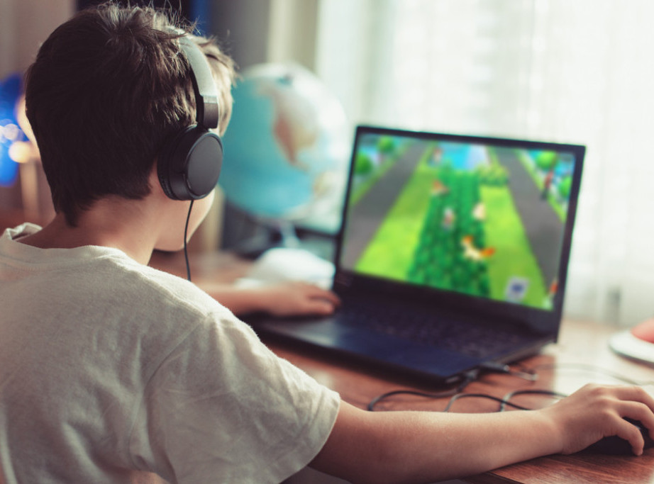 Ljubitelji kompjuterskih igrica rizikuju nepovratni gubitak sluha i tinitus