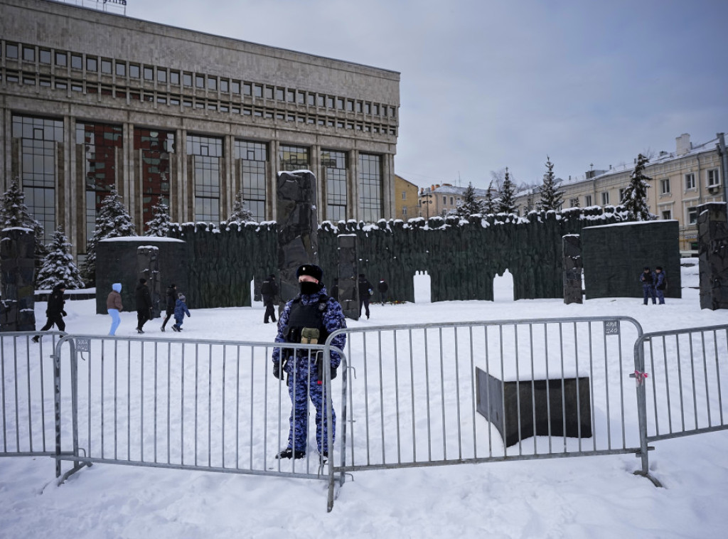 Više od 400 osoba privedeno u Rusiji tokom odavanja počasti Navaljnom
