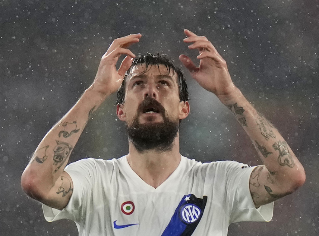 Fudbaler Intera Frančesko Aćerbi izbačen iz reprezentacije Italije zbog rasizma