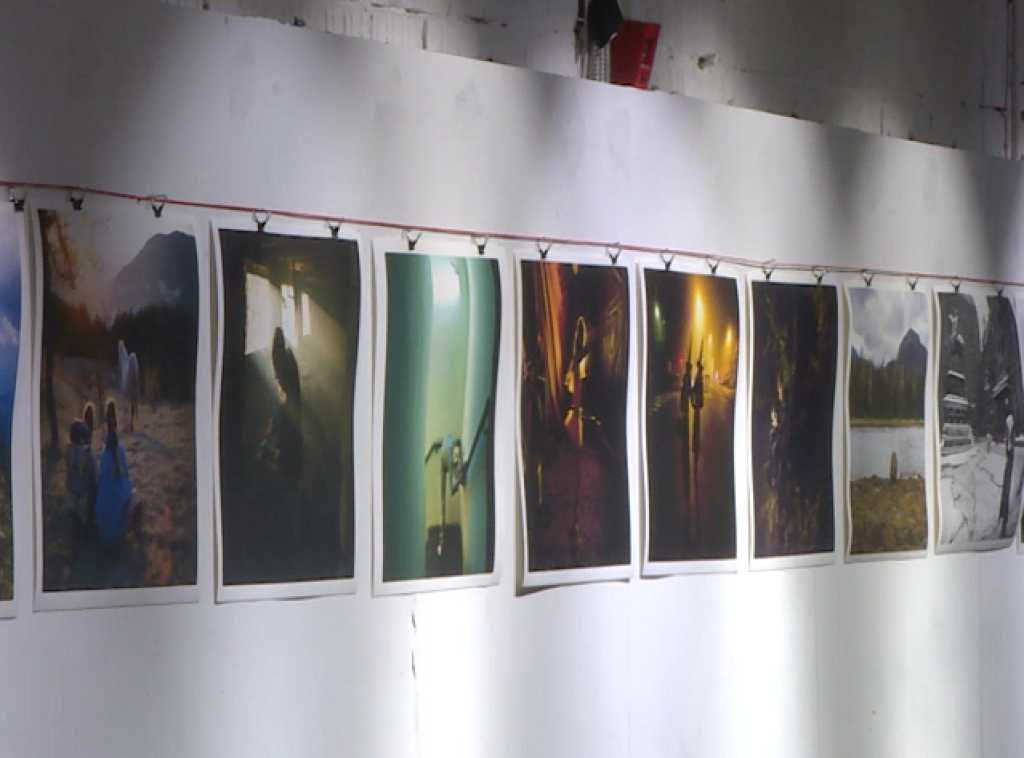 Retrospektiva fotografija kolektiva Kamerades izložena u Dorćol placu