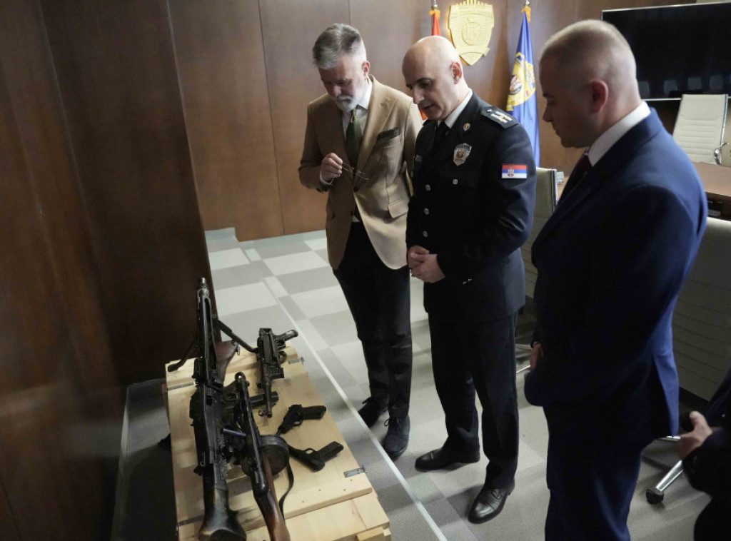 MUP predao 46 komada trofejnog oružja Muzeju žrtava genocida