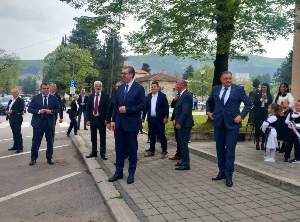 Vučić, Dodik i Višković u poseti Bileći