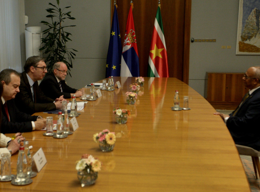 Vucic receives Surinamese FM