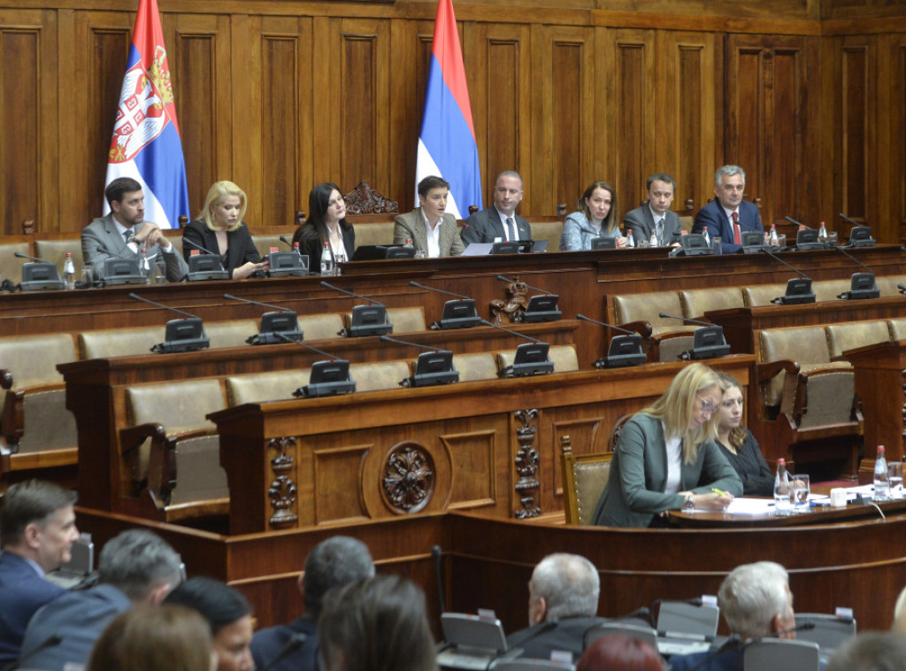 Serbian MPs pass amendments to law on local elections