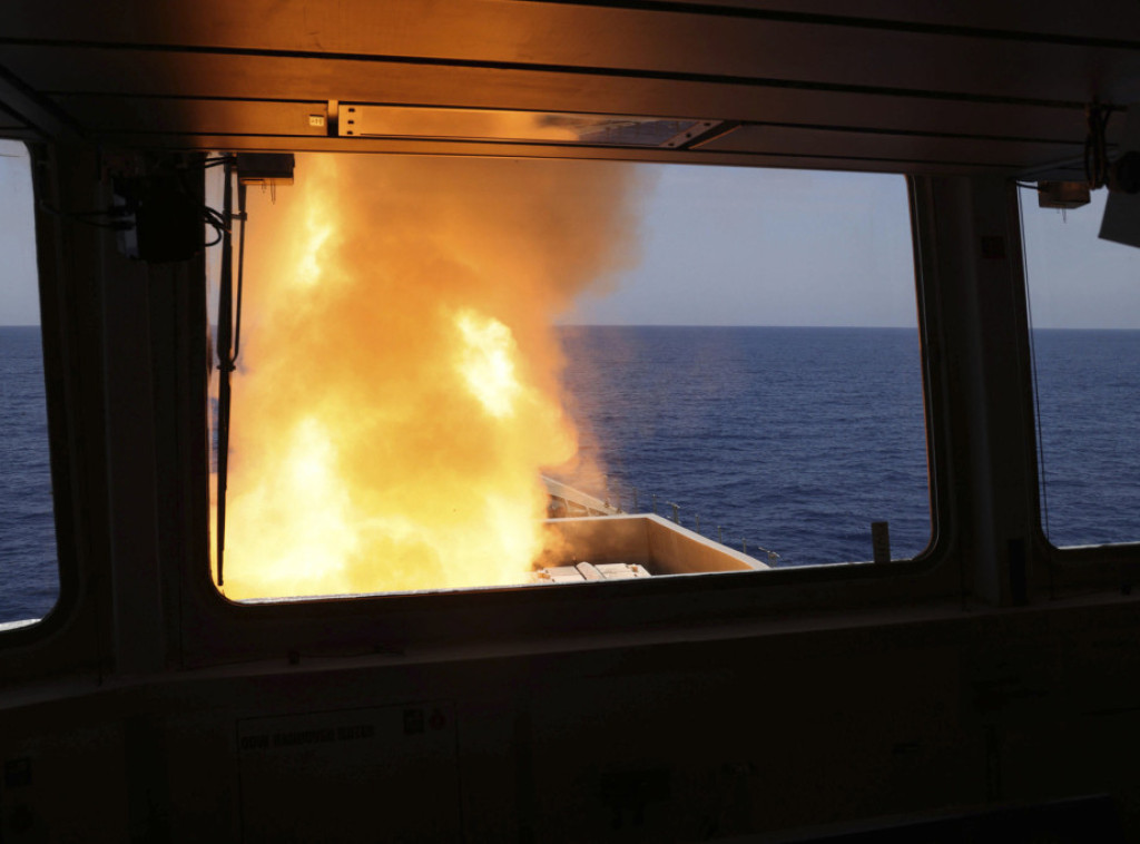 Vojska SAD: Huti ispalili tri projektila na dva broda u Crvenom moru