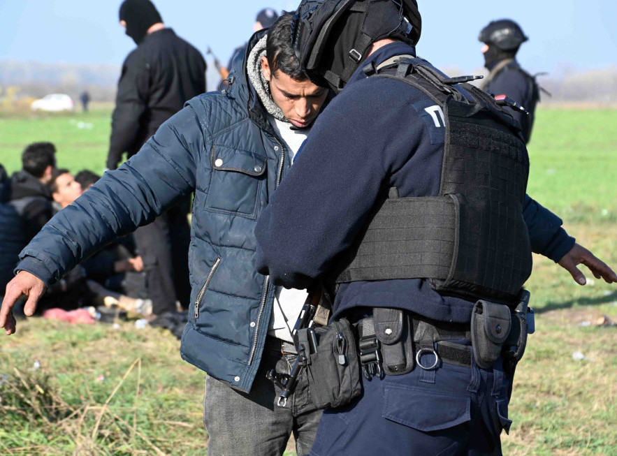 Vrčin: U kombiju pronađen 21 iregularni migrant, za krijumčarenje osumnjičen vozač