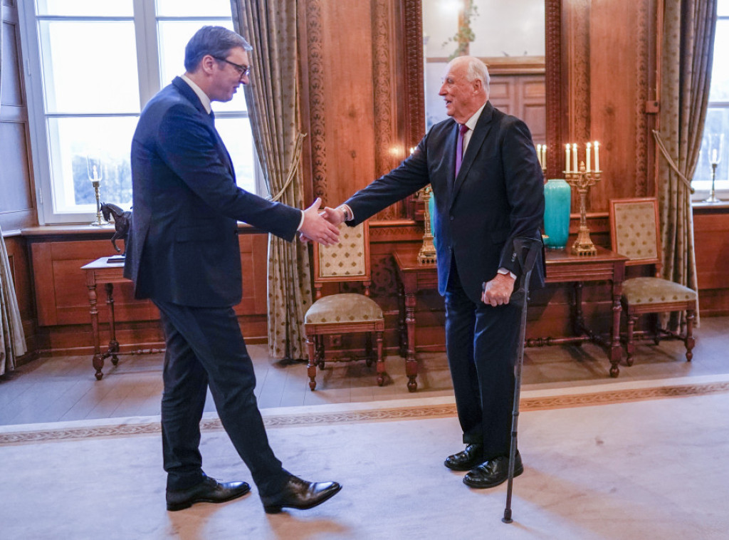 Norwegian King Harald V receives Vucic in Oslo