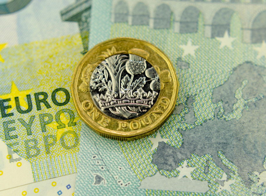 Srednji kurs dinara za evro danas 117,0324, za dolar 108,9890