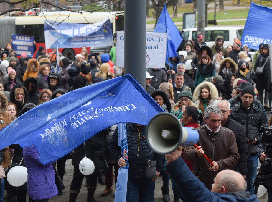 Prosvetari iz Beograda i drugih gradova i danas protestuju