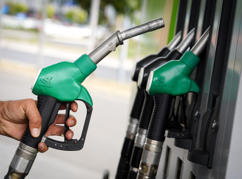 Cene goriva narednih sedam dana niže za dinar po litru
