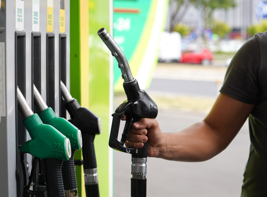 Cene goriva ostale nepromenjene, dizel i dalje 208, a benzin 195 dinara