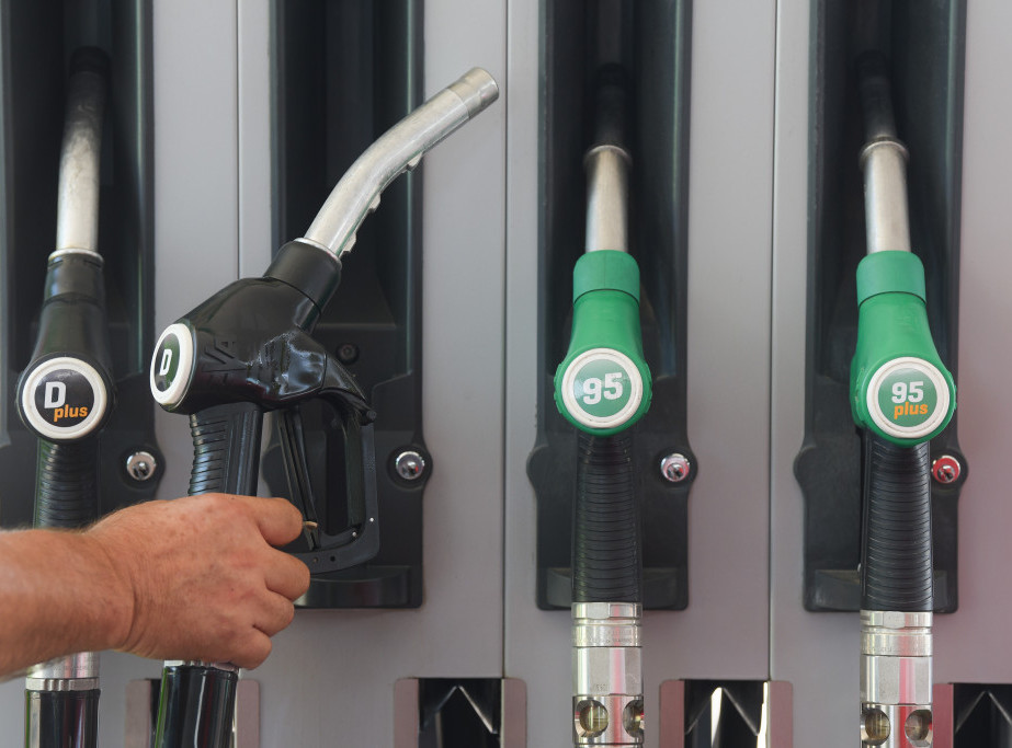 Dizel i benzin skuplji za tri dinara u narednih sedam dana, dizel-206, benzin-193