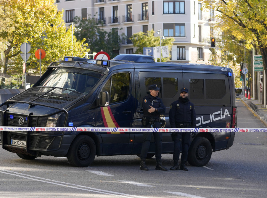 TV La Sekta: Ambasada SAD u Madridu dobila pismo-bombu