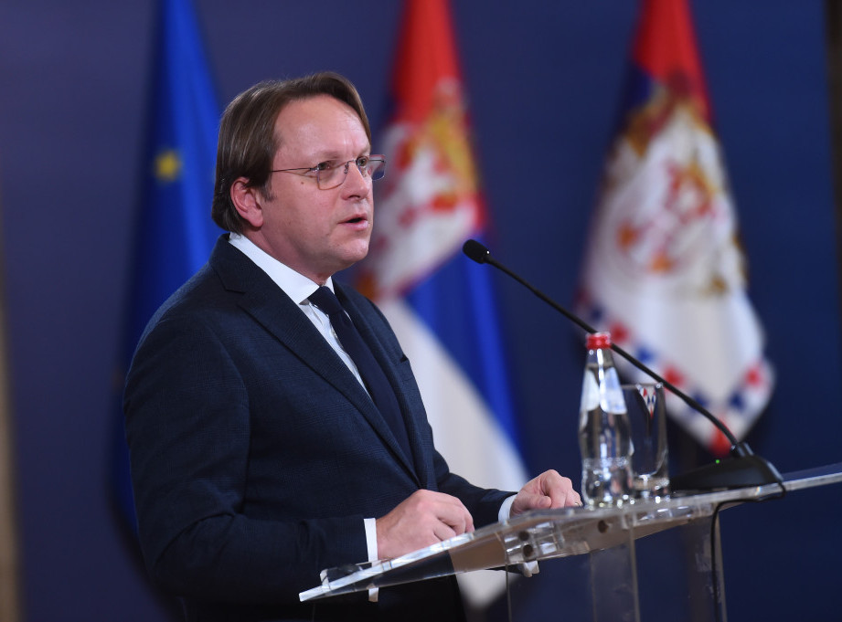 Varhelji: Trebalo bi da se otvore pregovori o Klasteru 3 sa Srbijom
