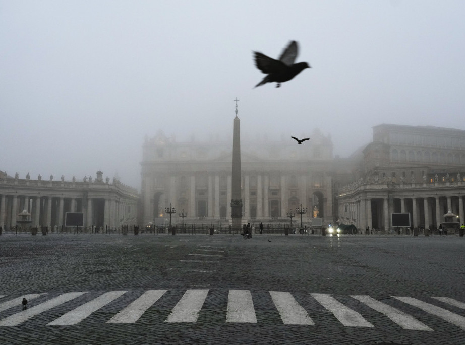 Italija: Katolička crkva ukinula zabranu rukovanja na verskim okupljanjima