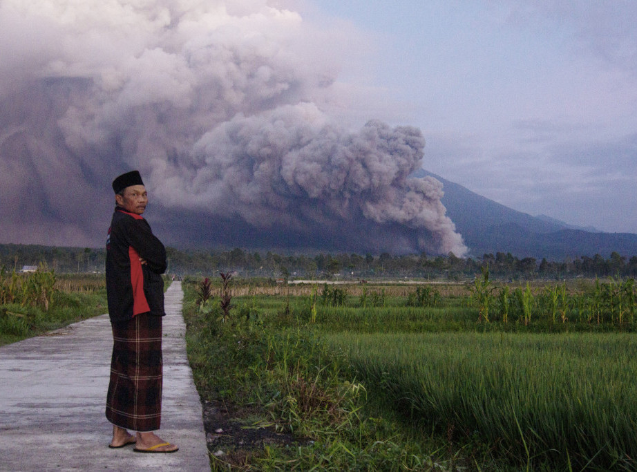 Indonezija: Počela evakuacija stanovnika zbog erupcije vulkana na Javi