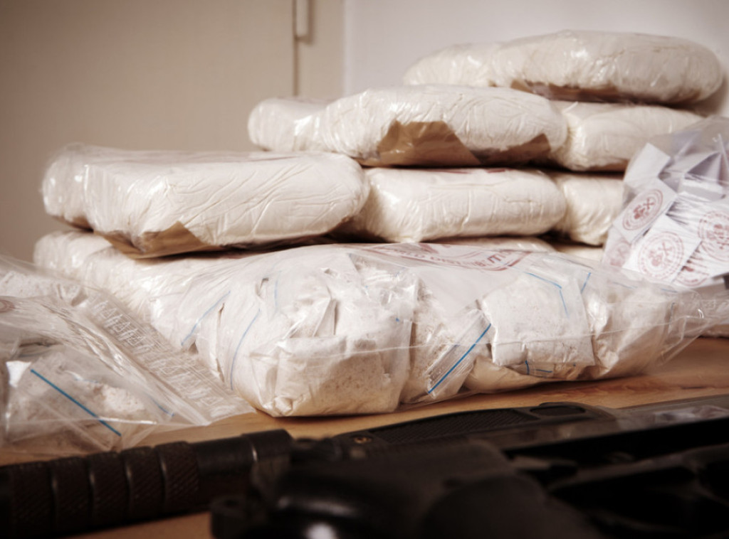 Mađarska carinska policija zaplenila kokain i metamfetamin,uhapšen Meksikanac