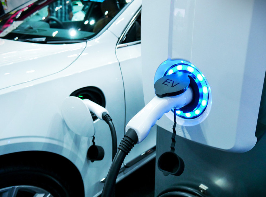 Nemačka automobilska industrija poziva EU da odustane od novih carina na kineske električne automobile