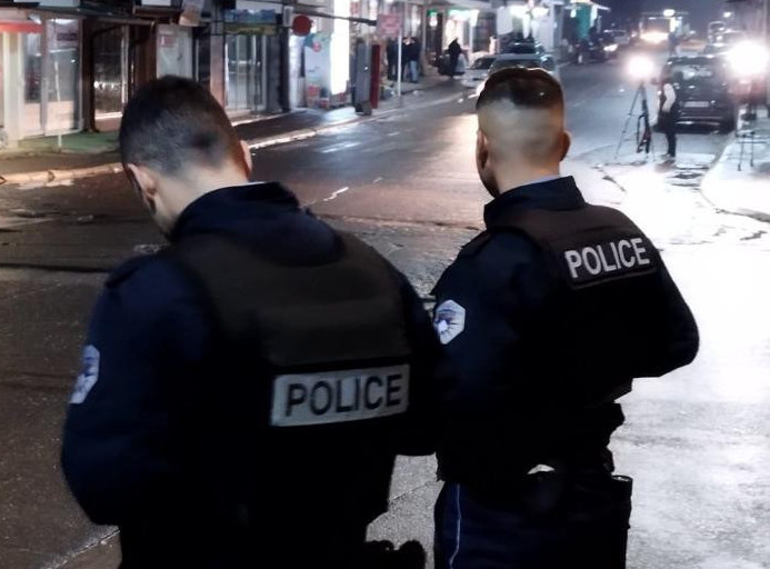 Small number of Pristina's police troops deployed in northern K. Mitrovica