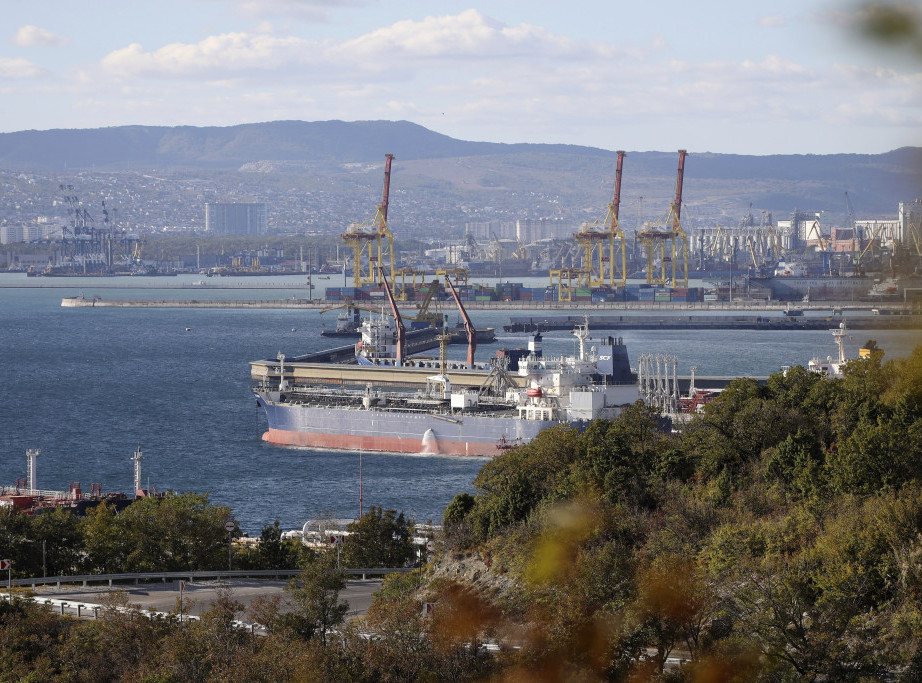 Broj naftnih tankera koji čekaju da prođu kroz Bosfor porastao na 20