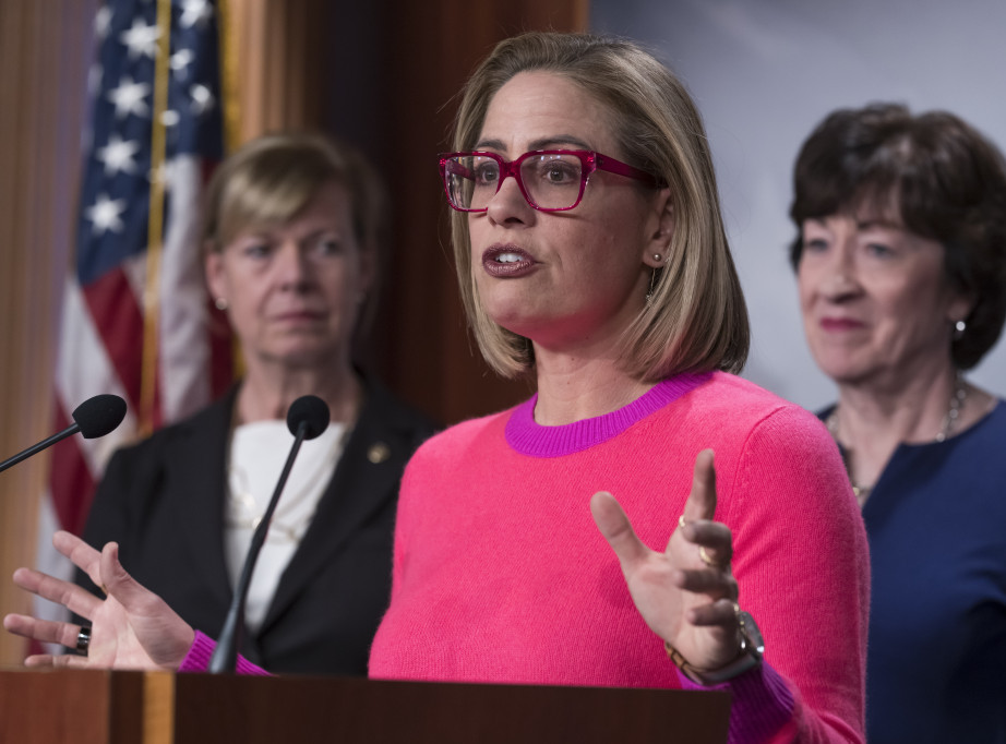 Američka senatorka Kirsten Sinema napustila Demokratsku stranku