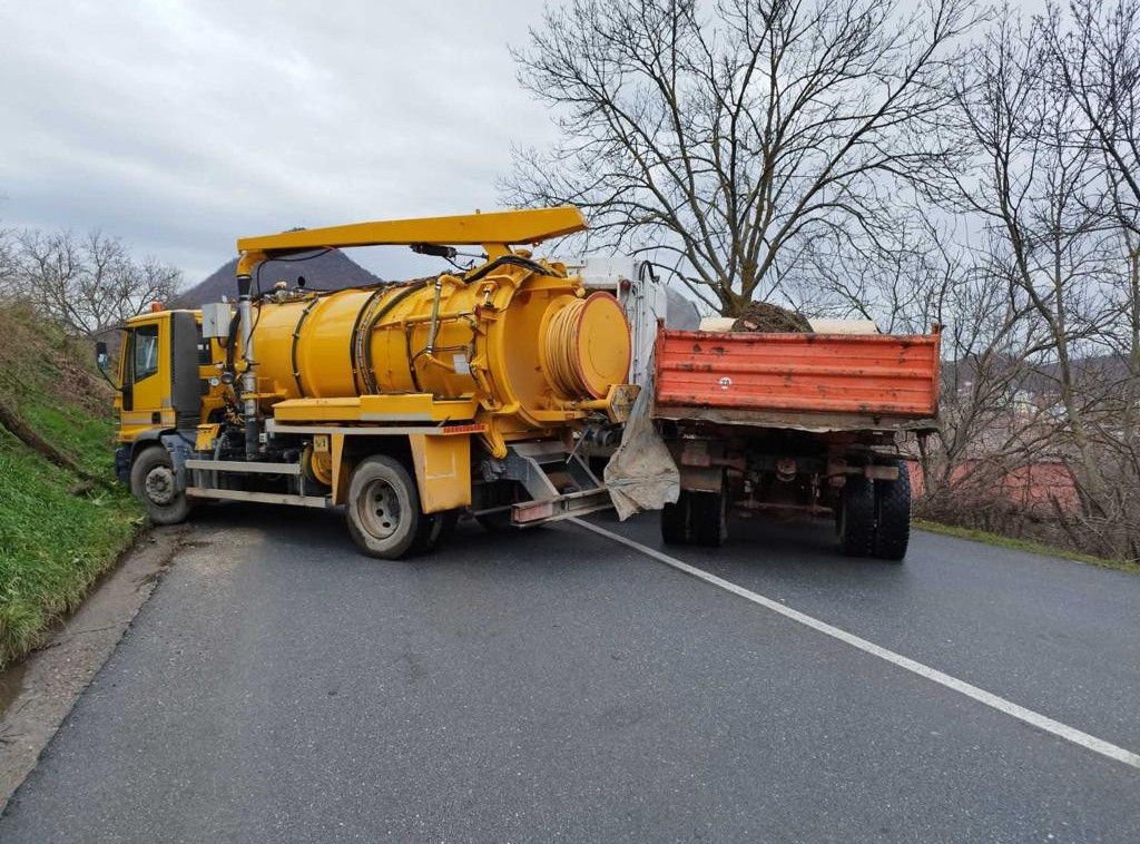 Postavljena treća barikada u opštini Zubin Potok