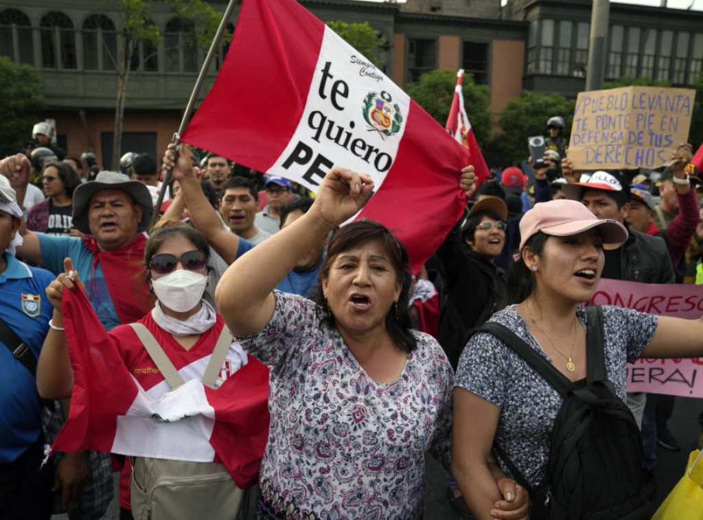 Peru: U sukobu demonstranata i policije najmanje 20 povređenih