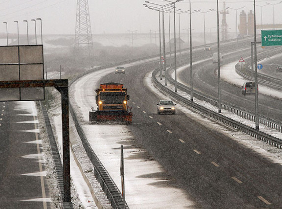 Putevi Srbije: Prohodni auto-putevi i svi državni putevi prvog i drugog reda