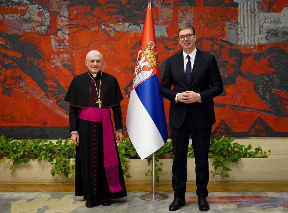 Nadbiskup Santo Ganđemi: Sveta stolica neće menjati stav o nezavisnosti KiM