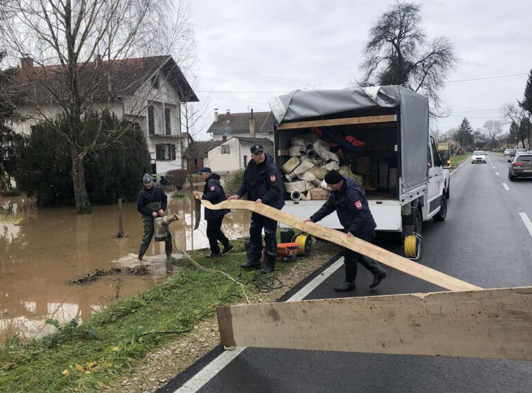 BiH: Saniranje šteta od poplava otežavaju veoma niske temperature