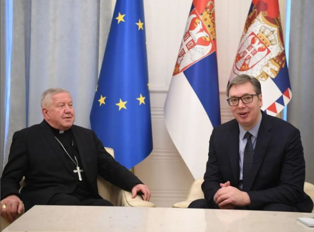 Vučić primio u oproštajnu posetu nadbiskupa Hočevara