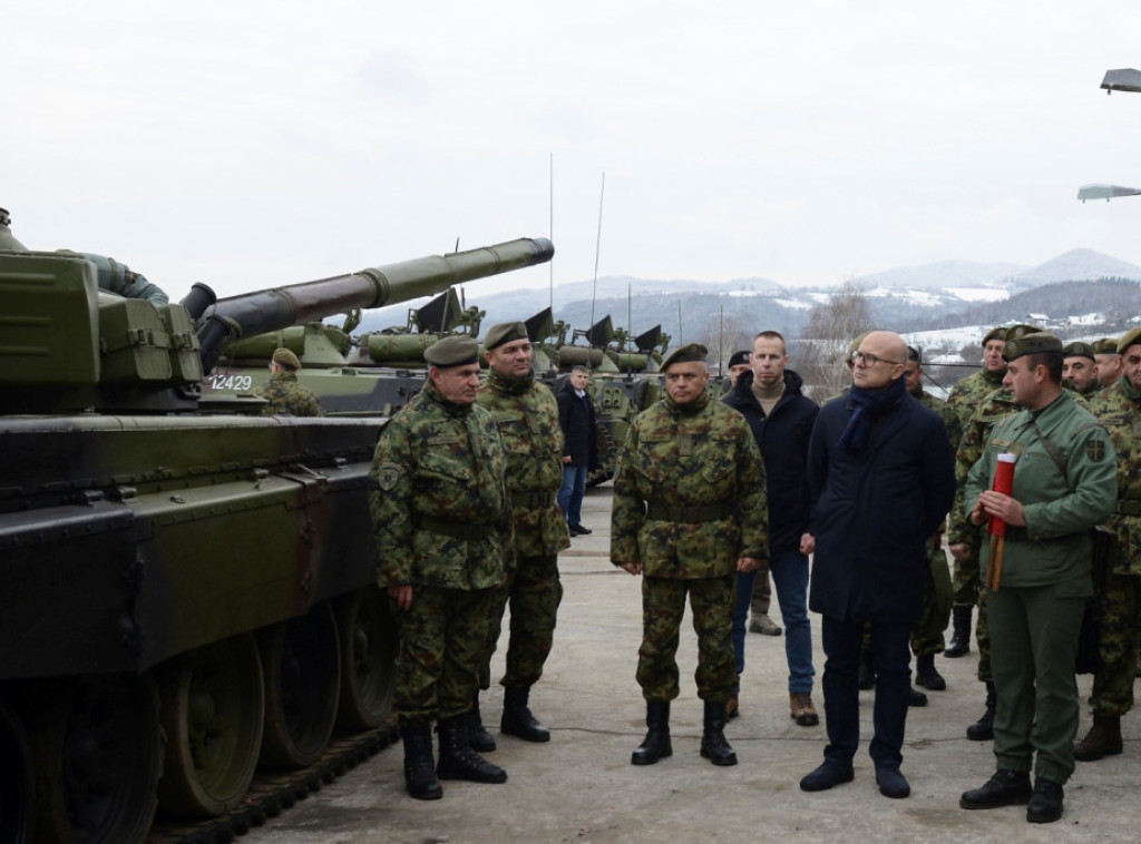 Vučević i general Mojsilović obišli jedinice Treće brigade u Kuršumliji