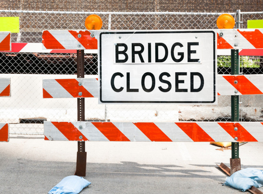 Dva mosta u Lučanima zbog oštećenja zatvorena za teretni saobraćaj