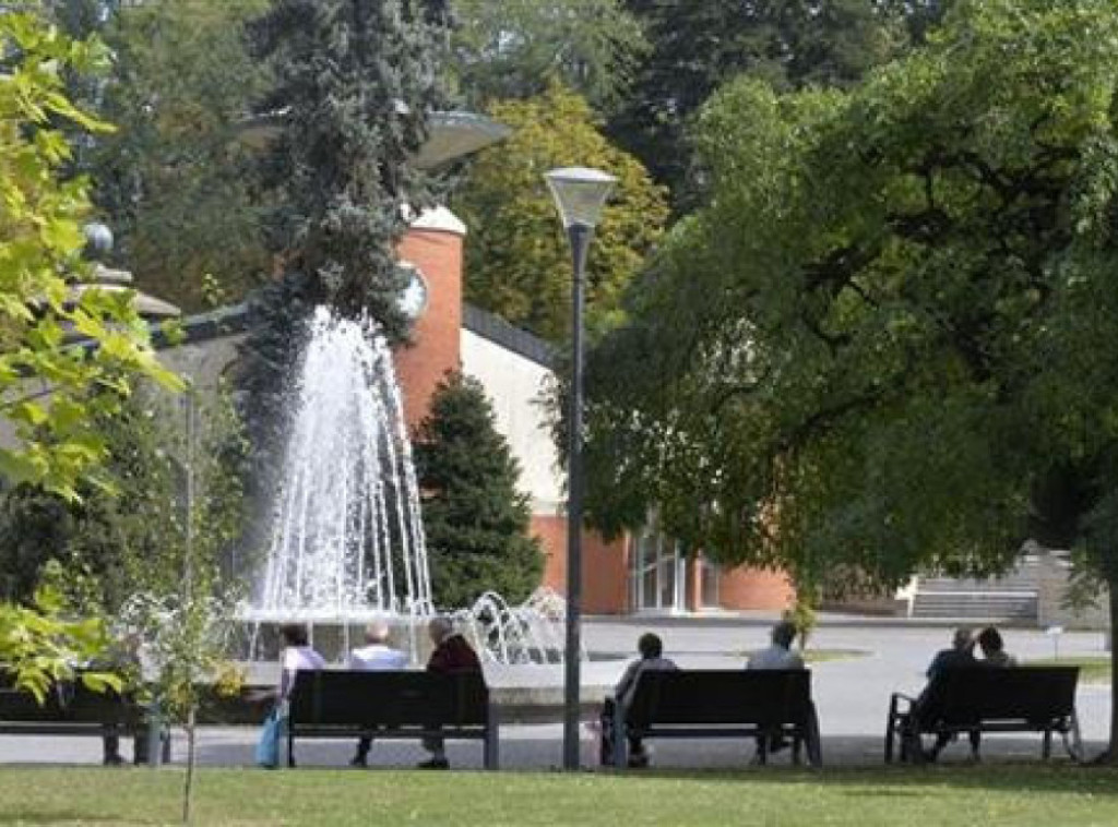 Za iduću godinu obezbeđeno 100.000 vaučera po 5.000 dinara za subvencionisani odmor u Srbiji