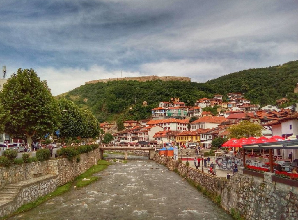 Eparhija raško-prizrenska osudila napad Albanca na sveštenika u Prizrenu