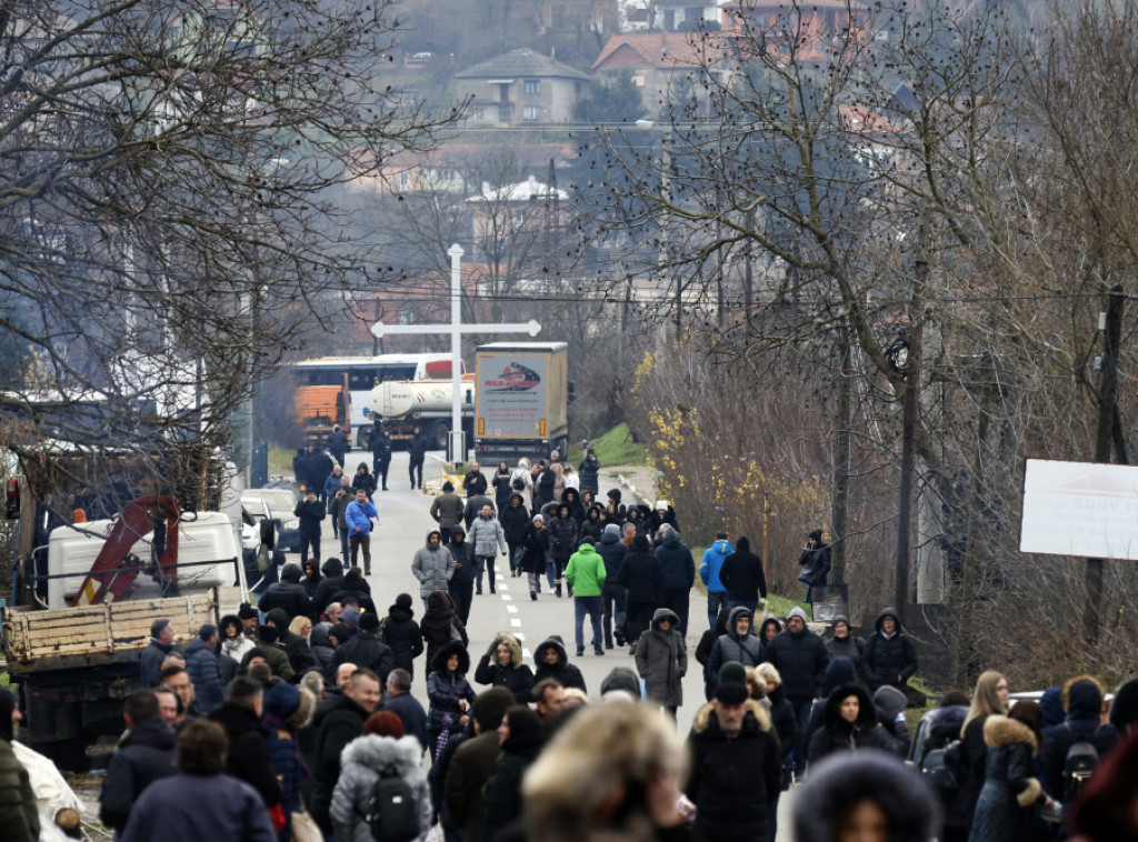 Srbi na severu KiM osmi dan na barikadama