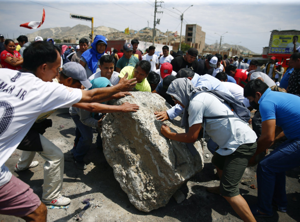 Peru: Dva ministra podnela ostavke zbog smrti demonstranata