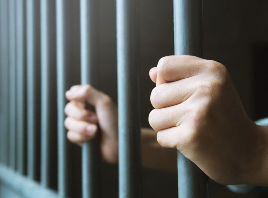 Muškarac osuđen na 20 dana zatvora zbog vožnje bez vozačke dozvole