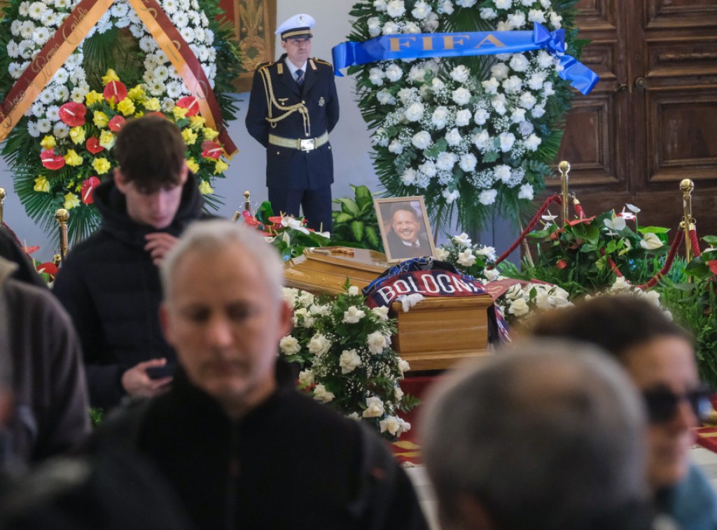 Brojne fudbalske legende na sahrani Siniše Mihajlovića u Rimu