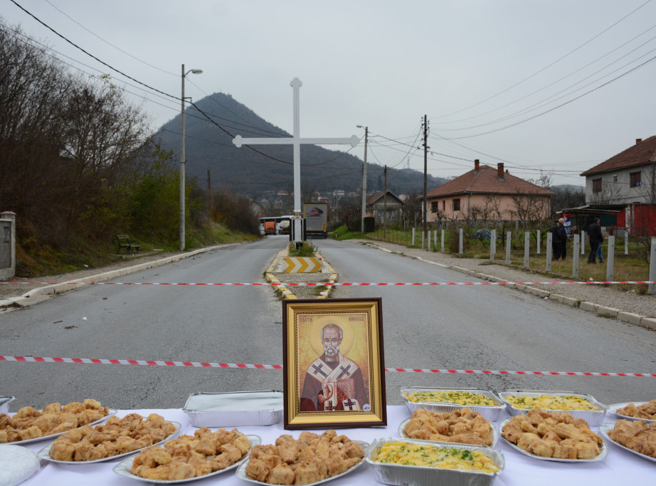 Srbi na barikadi u Rudaru obeležili Svetog Nikolu