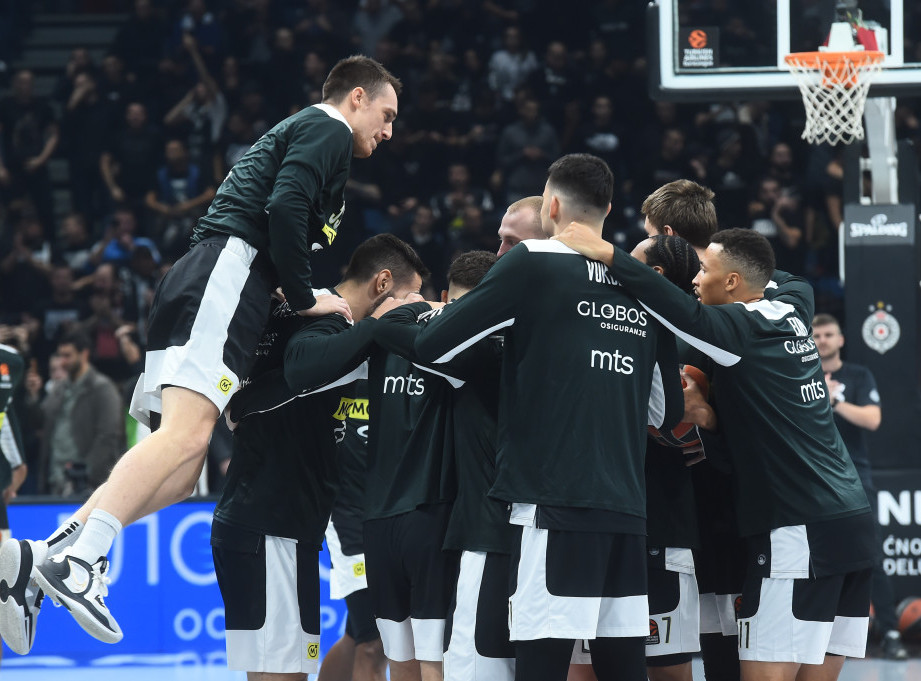 Partizan pobedio Fuenlabradu u meču igranom pod vedrim nebom