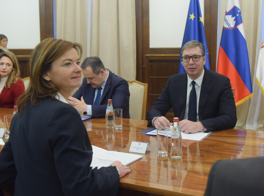 Vucic receives Fajon