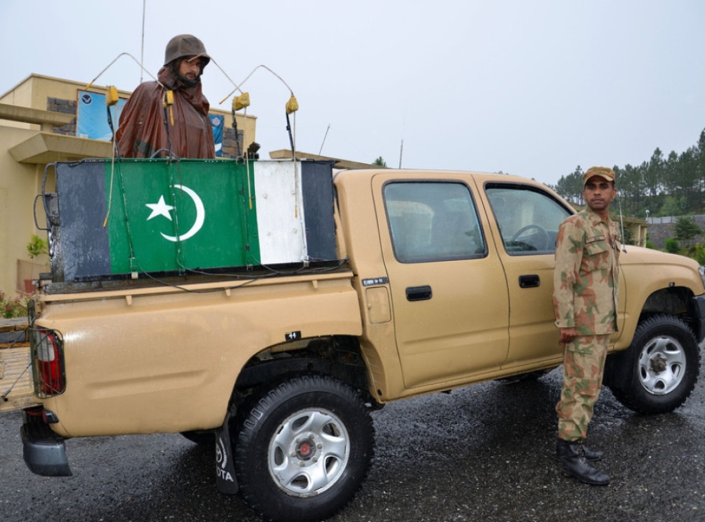 Najmanje 10 bezbednjaka ubijeno u Pakistanu, odgovornost preuzeli islamski militanti