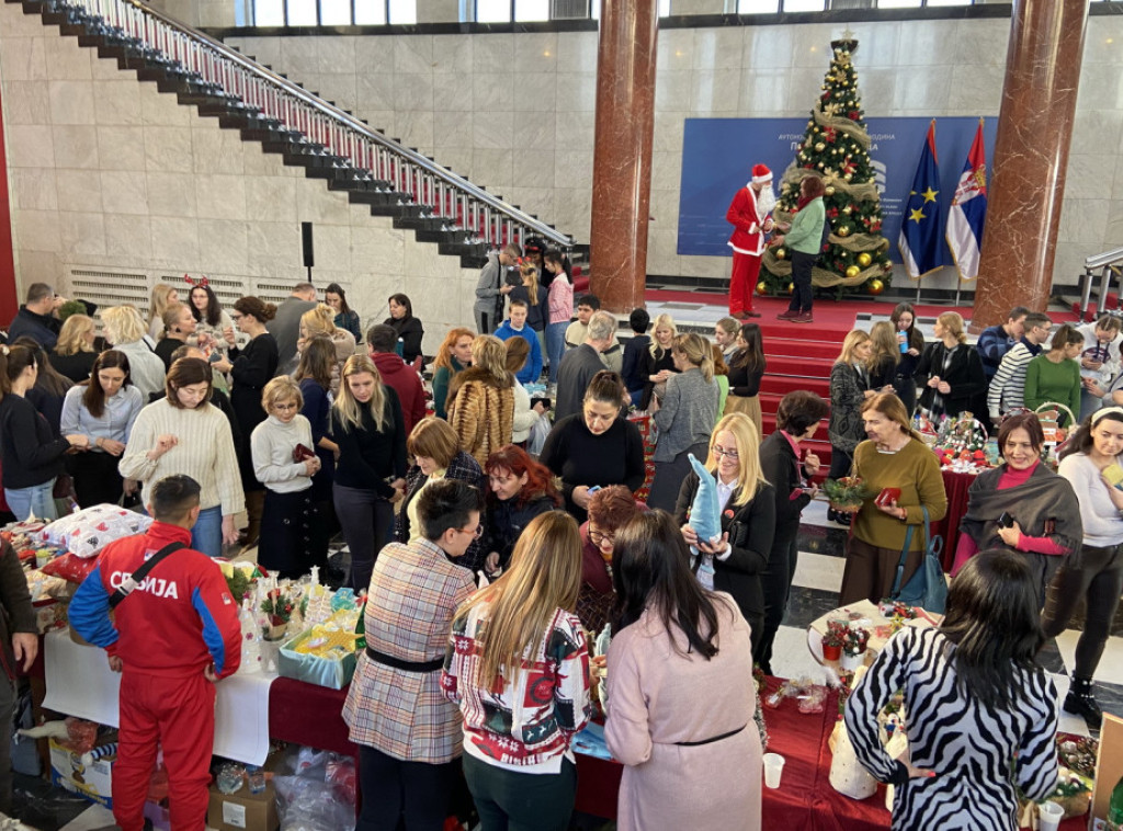 Novi Sad: Održan Osmi novogodišnji bazar rukotvorina dece sa smetnjama u razvoju