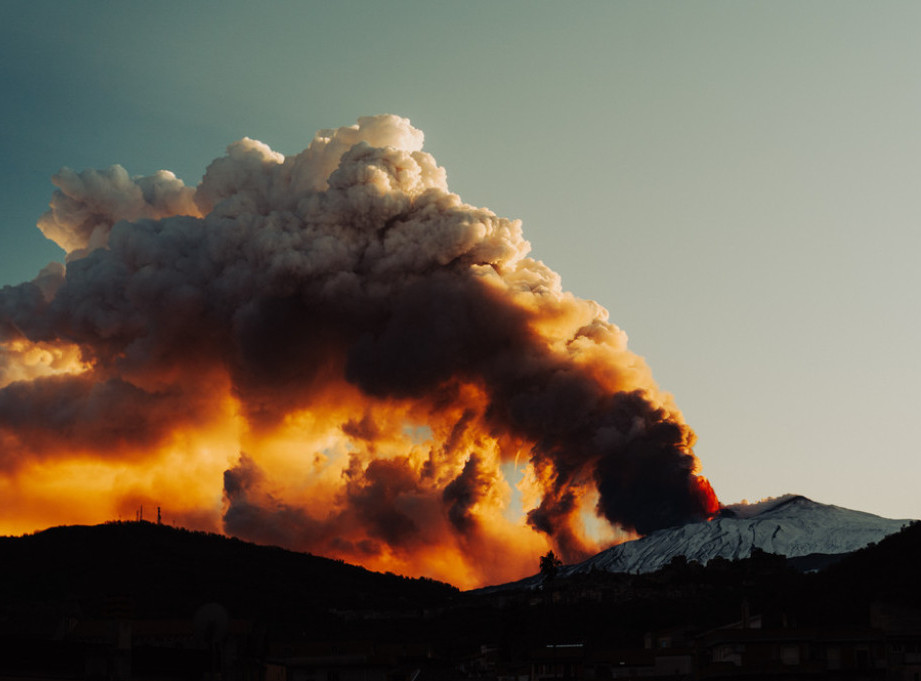 Proradio vulkan Etna, zatvoren aerodrom u Kataniji